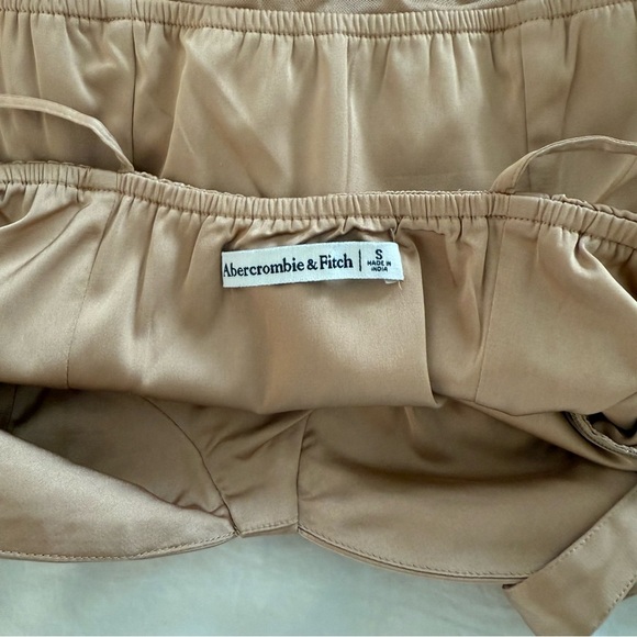 Abercombie & Fitch Satin Bodysuit - Picture 5 of 8